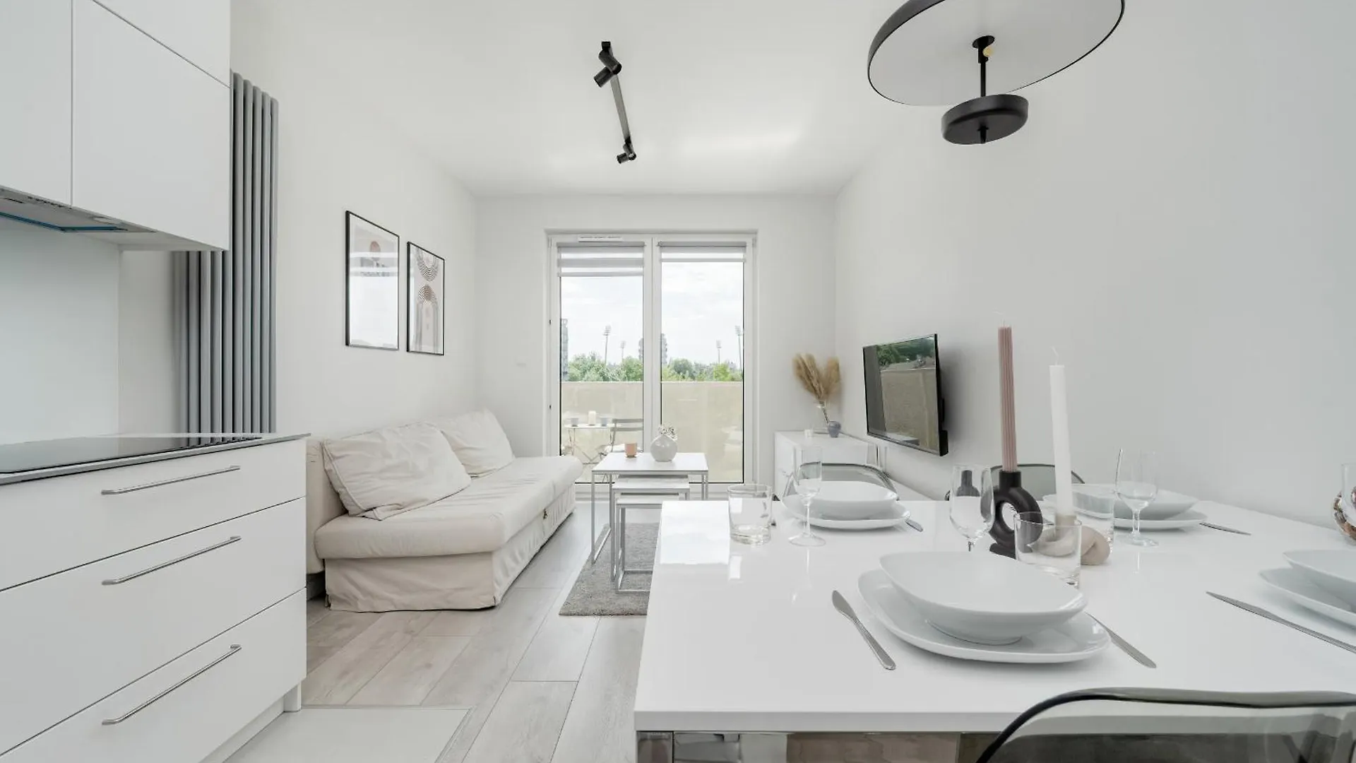 Miedziana Bright Apartment With Balcony And Parking Wroclaw By Noclegi Renters 0*,  Polen