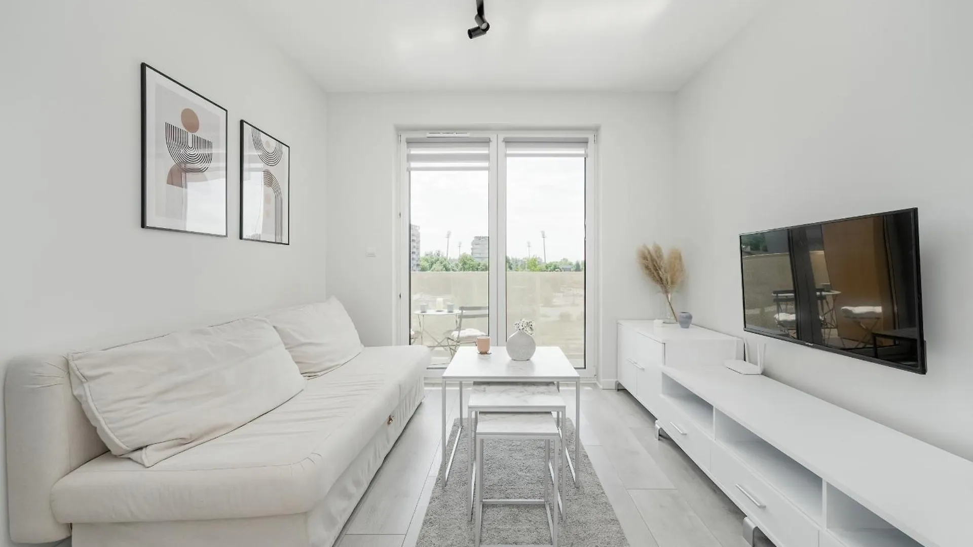 Miedziana Bright Apartment With Balcony And Parking Wroclaw By Noclegi Renters