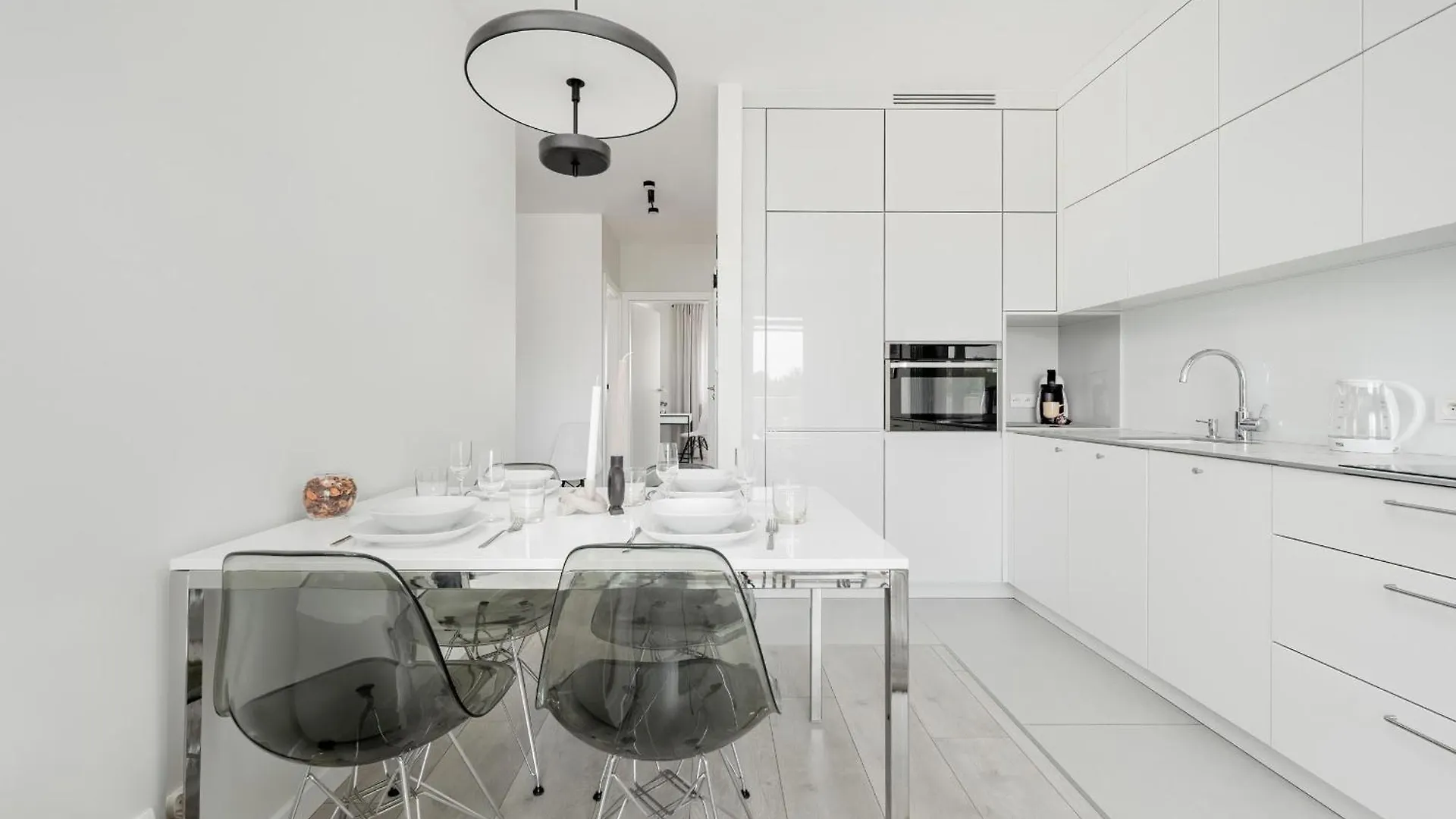 Miedziana Bright Apartment With Balcony And Parking Wroclaw By Noclegi Renters