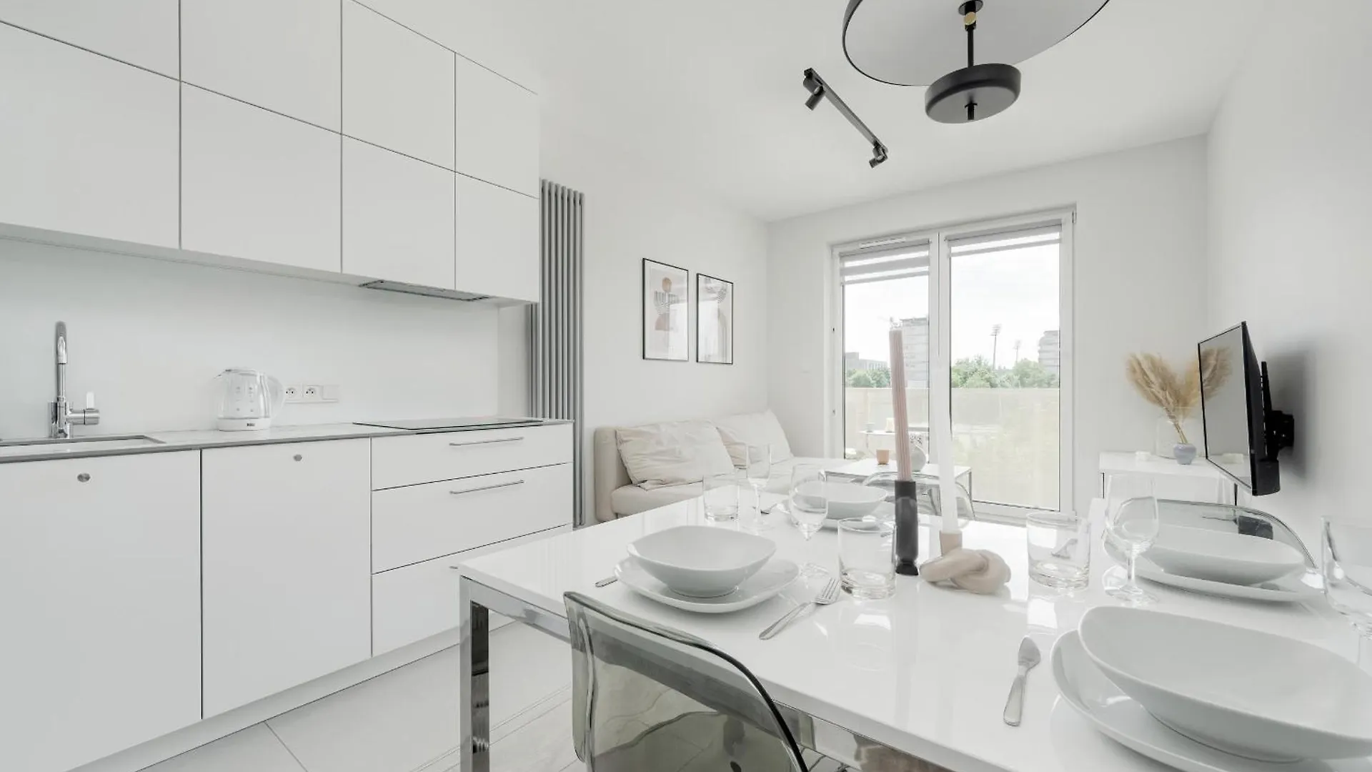 Miedziana Bright Apartment With Balcony And Parking Wroclaw By Noclegi Renters