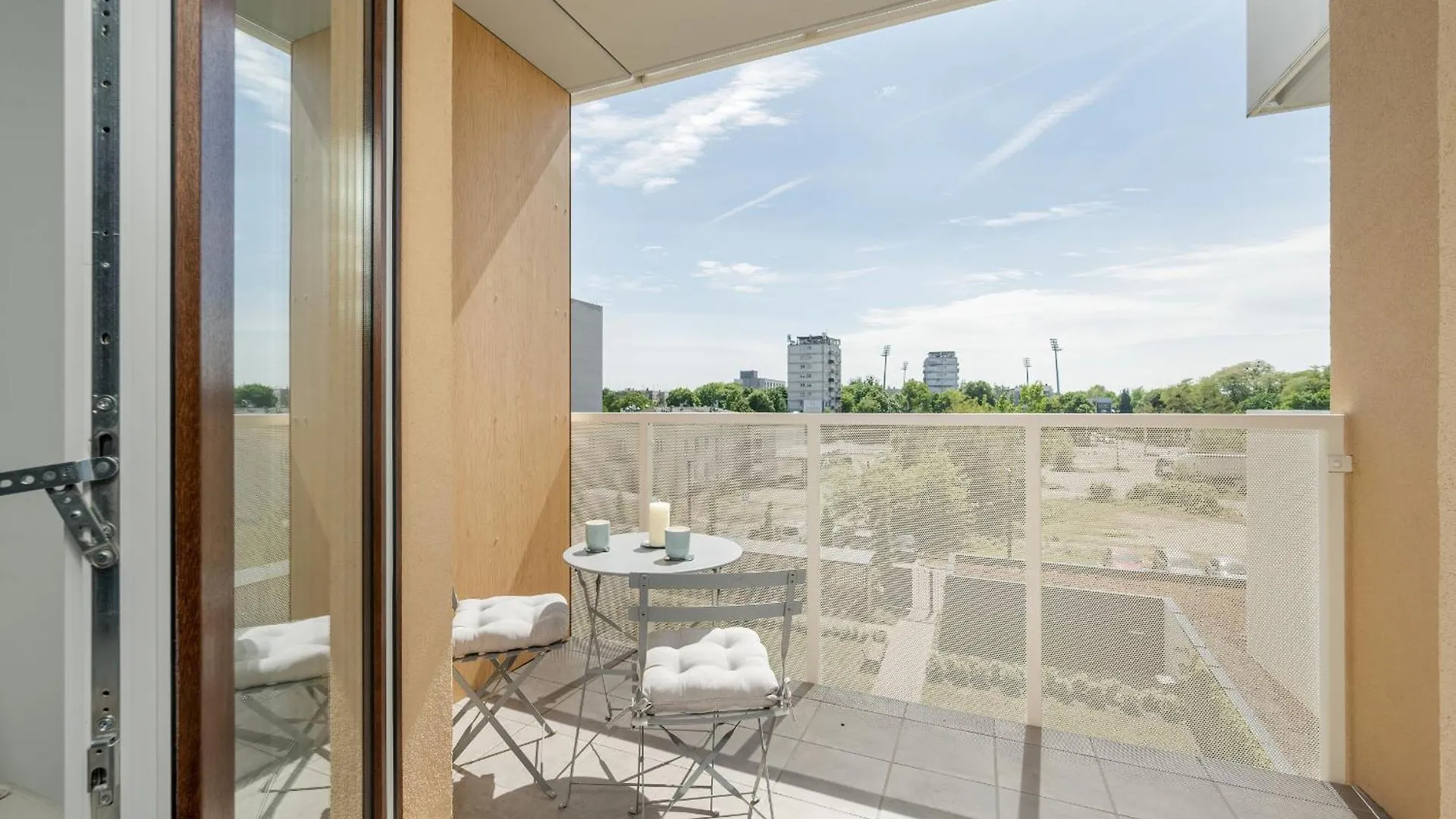 Miedziana Bright Apartment With Balcony And Parking Wroclaw By Noclegi Renters Polen