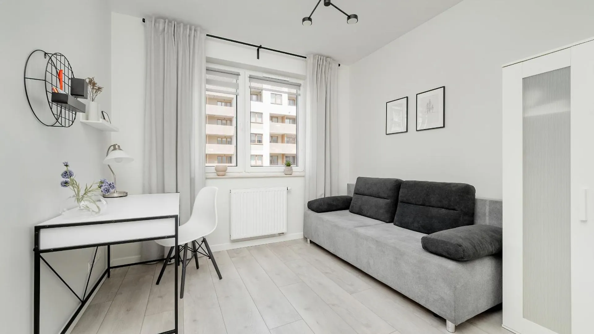 Miedziana Bright Apartment With Balcony And Parking Wroclaw By Noclegi Renters