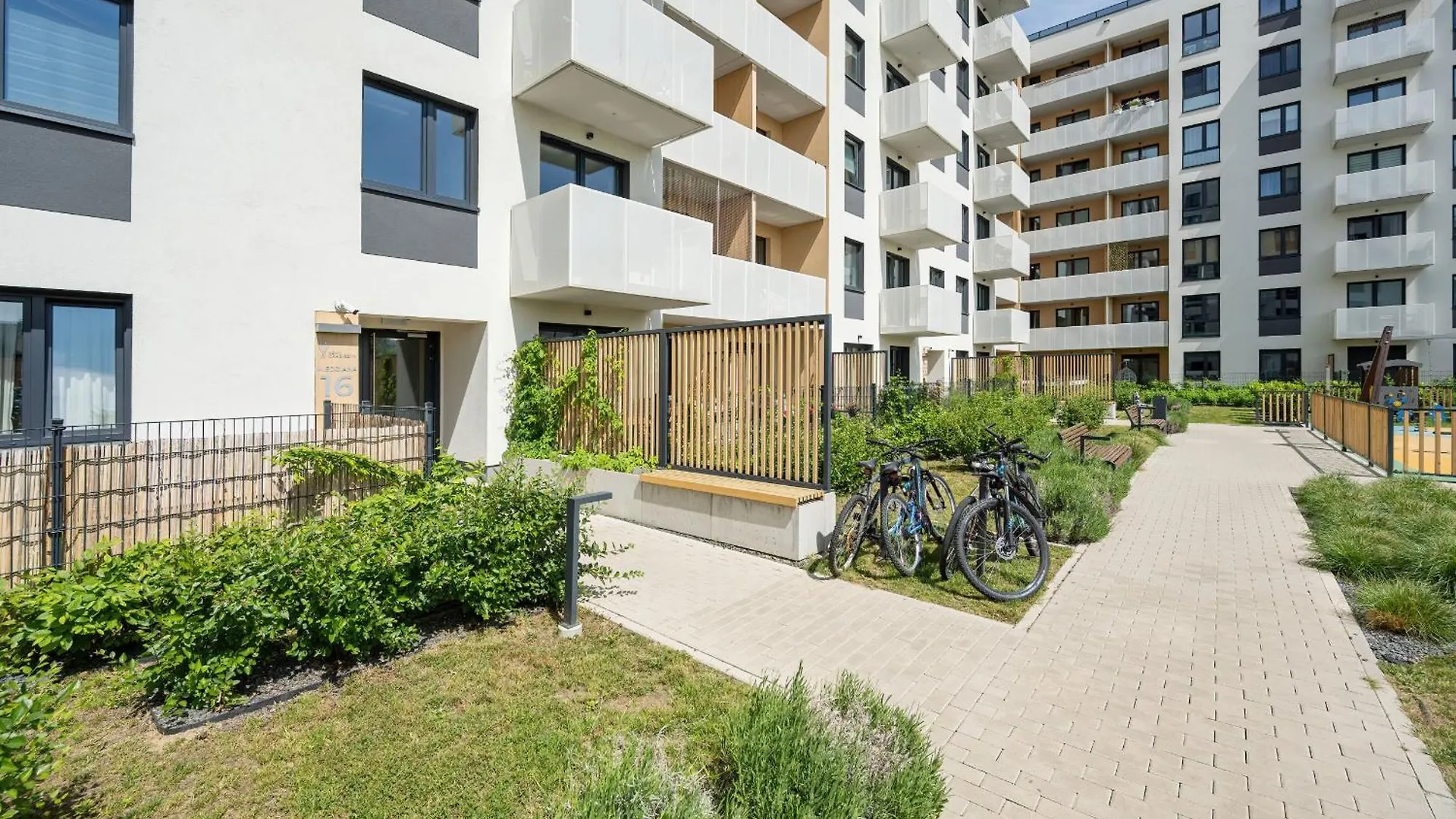 Miedziana Bright Apartment With Balcony And Parking Wroclaw By Noclegi Renters